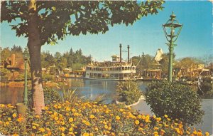 DISNEYLAND Anaheim California 1972 Postcard Mark Twain Sternwheeler Frontierland