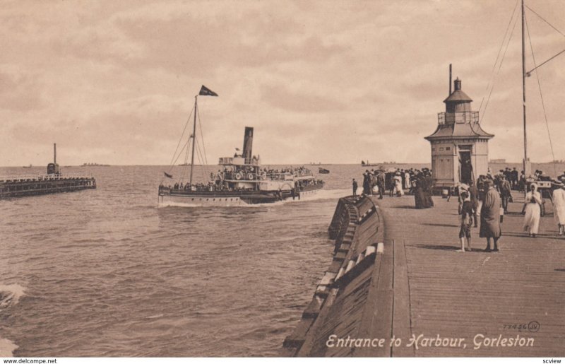 GORLESTON , Norfolk , England , UK , 1900-10s ; Steamer & Lighthouse at Entra...