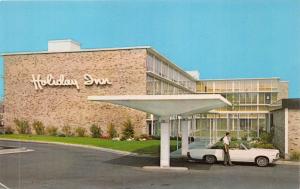 SCHENECTADY NEW YORK HOLIDAY INN DOWNTOWNPOSTCARD 1960s PONTIAC CONVERTIBLE