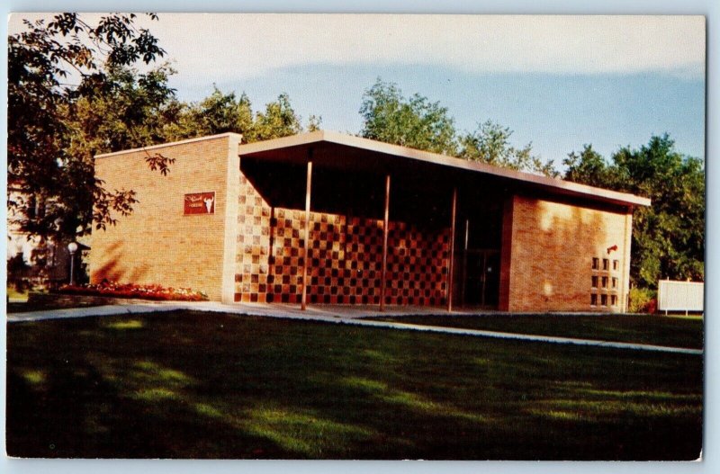 Great Falls Montana Postcard Charles Russel Gallery Exterior View Building c1960