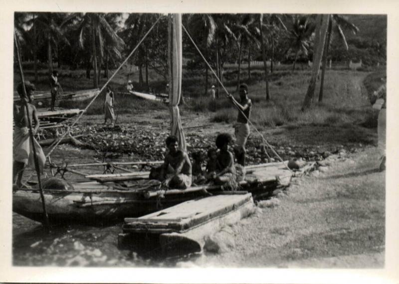 Papua New Guinea, Real Photo Native Papuas, Native Boat (1930s) RP (11)