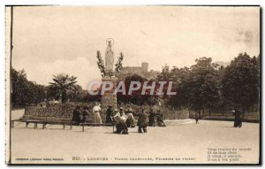 Postcard Old Virgin Lourdes crowned Pilgrims in prayer