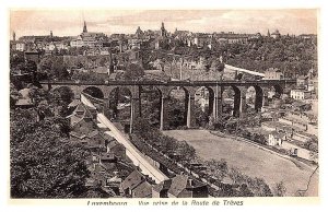 Luxenbourg , Vue prise de la Route de Treves