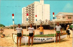 Postcard PEOPLE SCENE Ocean City New Jersey NJ AM9115