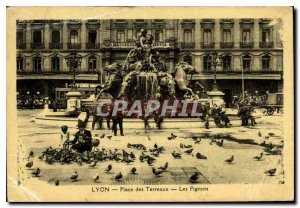Postcard Old Lyon Place Bellecour Les Pigeons