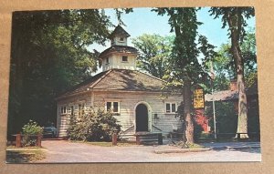 VINTAGE UNUSED POSTCARD - QUAINT OLD POST OFFICE, DEERFIELD, MASS.