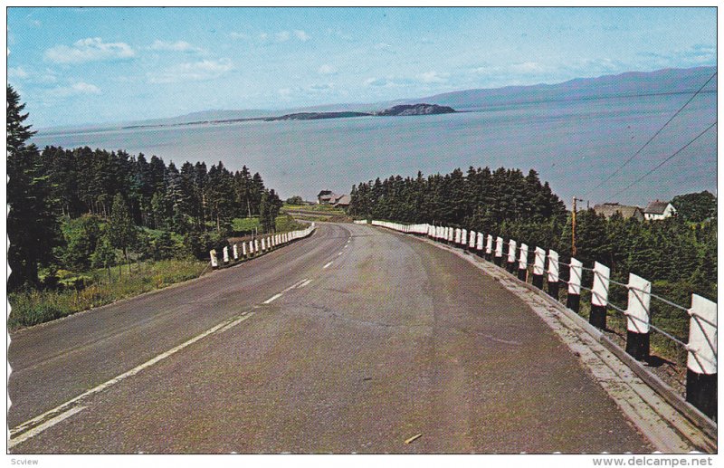 La route de l'aeroport , RIVIERE-DU-LOUP  , Quebec , Canada , 50-60s