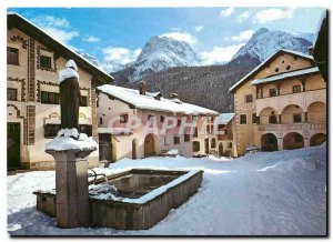 Postcard Modern Dorfplatz Scuol mit Unterengadiner Museum