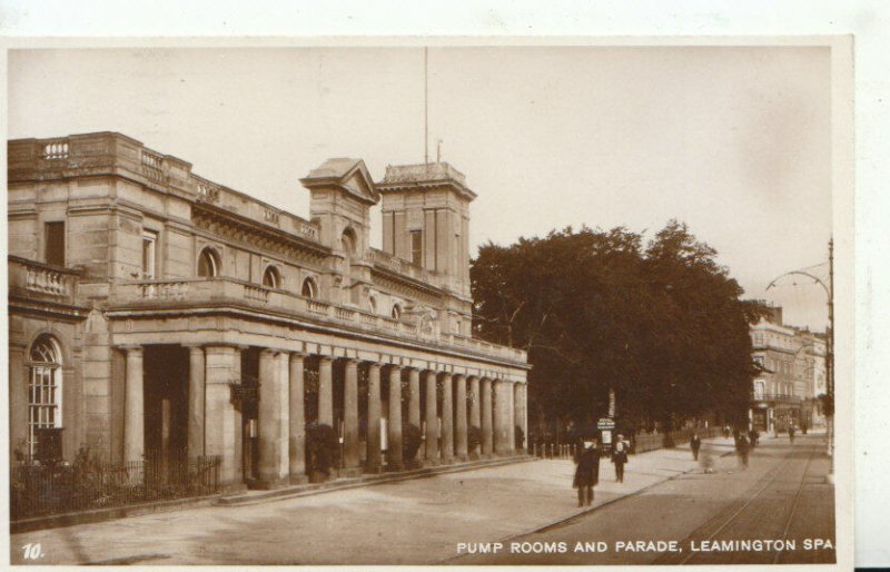 Warwickshire Postcard - Pump Rooms and Parade - Leamington Spa - RP - Ref 19716A