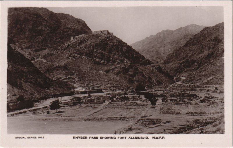 PC PAKISTAN, KHYBER PASS, Vintage REAL PHOTO Postcard (b43363)
