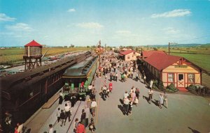  Railroad Main Terminal Depot East Strasburg Pa. Postcard 10C1-299 