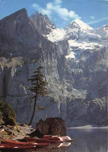 GG11365 Oeschinensee mit Bluemlisalp, Lake Mount Bluemlisalp Boats Lake Bateaux