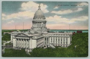 Madison Wisconsin~Birdseye State Capitol Building~1940s Linen Postcard