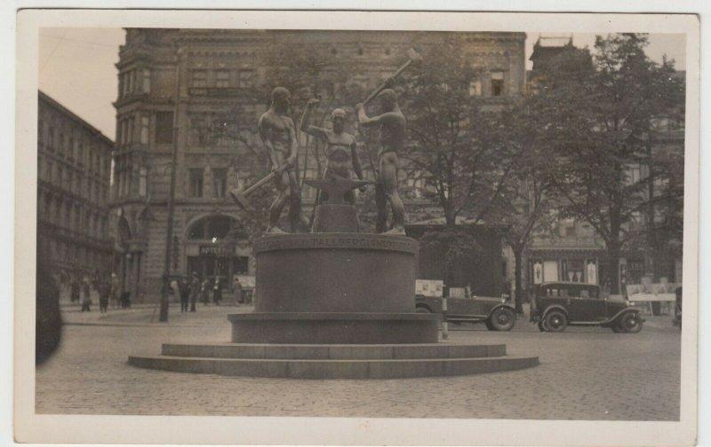  Finland; Helsinki, The 3 Smiths Statue RP PPC, c 1930's, Before Bomb Damage 