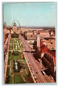 Vintage 1950's Postcard Market Street Aloe Plaza St. Louis Missouri