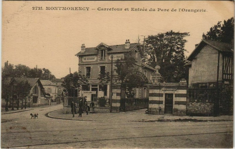 CPA MONTMORENCY Carrefour et Entrée (806958)