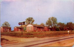 Postcard Peach Tourist Court on US Highway 19 in Thomaston, Georgia