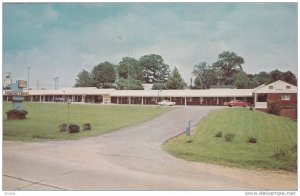 Exterior,  Siler City Motor Lodge,  Jct. U.S. Hwy 64 & 421,  Silver City,  No...