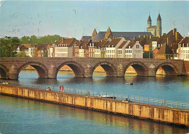 Postcard Netherlands Maastricht St Servatiusburg