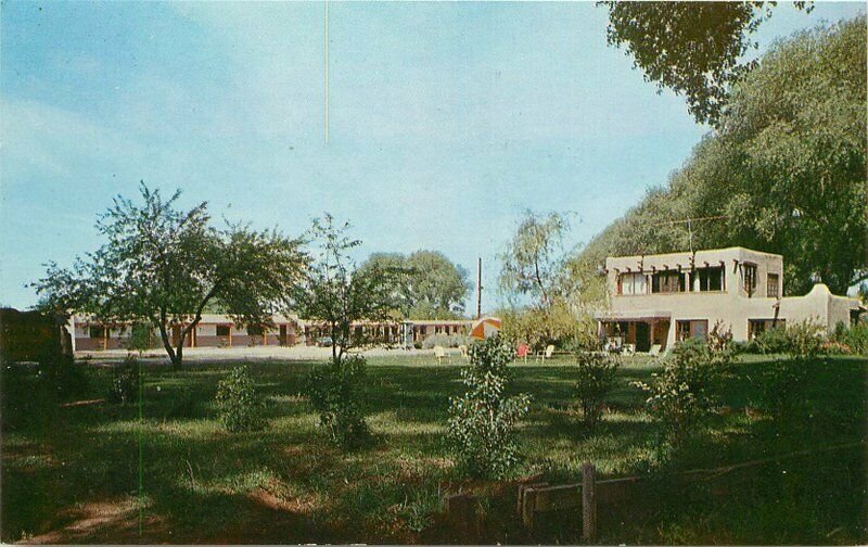 Automobiles El Pueblo Motor Lodge Taos New Mexico 1950s Postcard Petley 5653