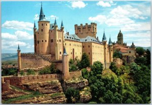 VINTAGE CONTINENTAL SIZE POSTCARD ALCAZAR AND THE CATHEDRAL SEGOVIA SPAIN