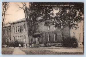 Independence Iowa Postcard Hawthorne School Exterior Building View c1940 Artvue