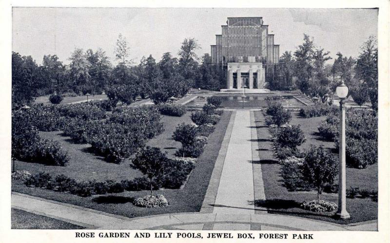 MO - St Louis. Forest Park. Jewel Box, Rose Garden and Lily Pools