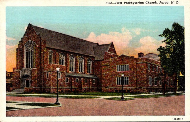 North Dakota Fargo First Presbyterian Church 1952 Curteich