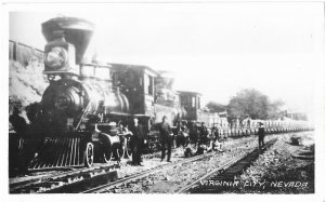RPPC Steam Train & Men Virginia City Nevada a Frashers Foto Scenic West Card