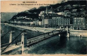 CPA GRENOBLE L'Isere Le Pont suspendu et le Quai Perriere (685358)