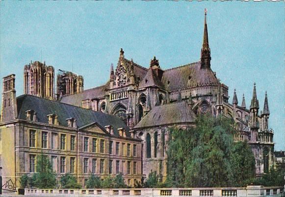 France Reims La Cathedrale l'Abside et le Palais Archiepiscopal