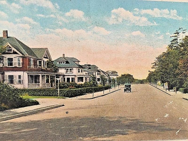 Postcard  Early View of West Elm Street in Brockton, MA      W3