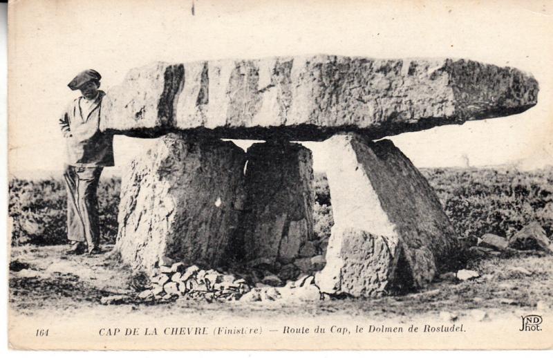 Le Dolmen de Rostudel, Cap de la Chevre (Finistere)