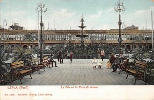 LA PILA EN LA PLAZA DE ARMAS PERU POSTCARD (c. 1905)