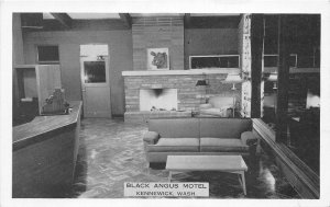 J47/ Kennewick Washington Postcard c1940s Black Angus Motel Interior  281