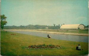 VINTAGE POSTCARD MEMORIAL ARENA & PARK PORT CREDIT ONTARIO CANADA 1960s