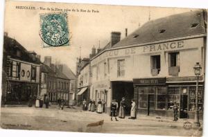 CPA BREZOLLES-Vue de la Place prise de la Rue de Paris (177662)