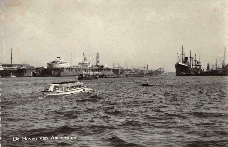 RPPC De Haven van Amsterdam, Netherlands Boats Echte Foto Vintage Postcard