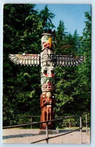 Thunderbird Totem Pole - Stanley Park - Vancouver CANADA Postcard