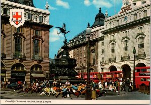 Piccadillv Circus and the Fros Statue London Postcard PC528
