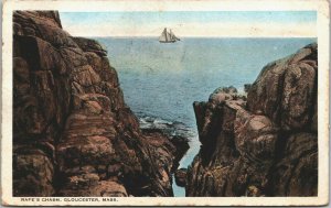 USA Rafe's Chasm Gloucester Massachusetts Vintage Postcard 01.45