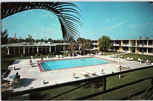 Postcard HOTEL SCENE Naples Florida FL AJ0896