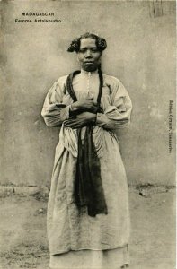 CPA AK Femme Antaivoudro MADAGASCAR (709426)