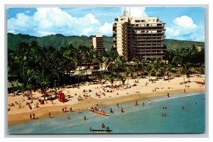 Vintage 1970's Postcard Hilton Hawaiian Village Duke Kahanamoku Beach Hawaii