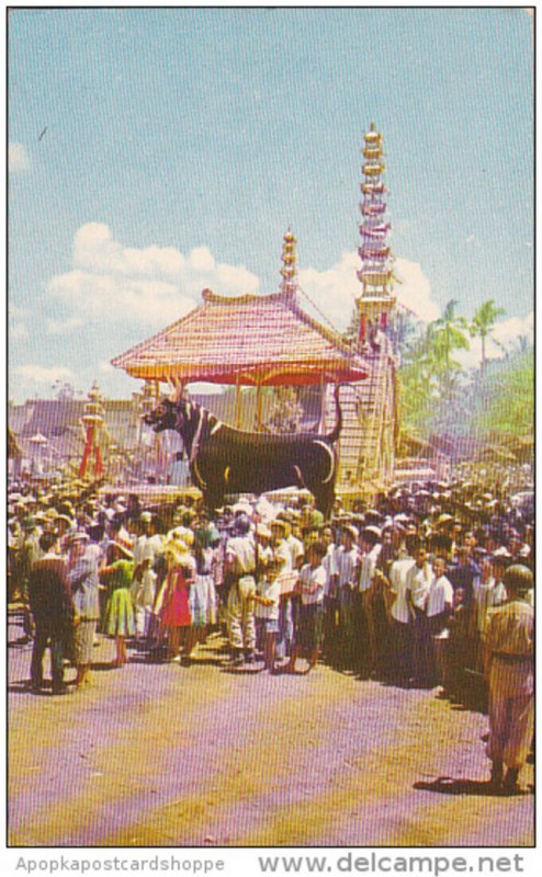 Indonesia Tempat pembakaran majat The Lembu In Wich The Remains Are Cremated