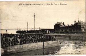 CPA St-NAZAIRE - L'Entrée du Port et l'Hotel des Ponts et Chaussées (242954)