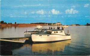 Minnesota Grand Marais Grand Harbor K-69 Teich Boats Postcard 22-2925 