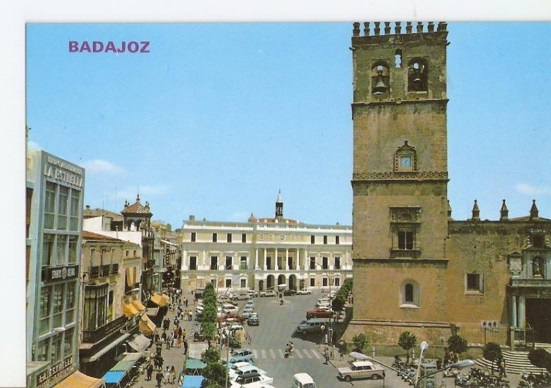 Postal 025983 : Plaza de Espa? y Catedral. Badajoz