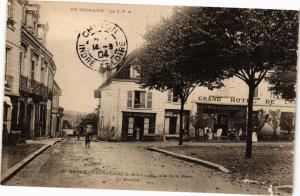 CPA PREUILLY-sur-CLAISE - Un coin de la Place (227148)