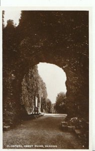 Berkshire Postcard - Cloisters - Abbey Ruins - Reading - Real Photo - Ref 10406A